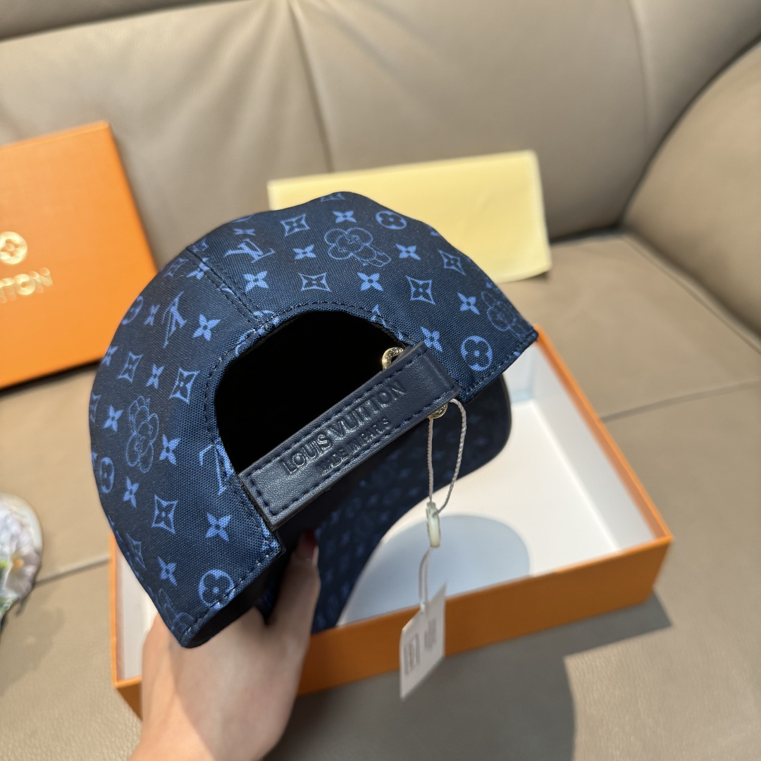 配盒子布袋，LV(路易威登)新款原单棒球帽， 专柜1:1开模订制，原版帆布料+头层牛皮，轻盈透气！质量超
