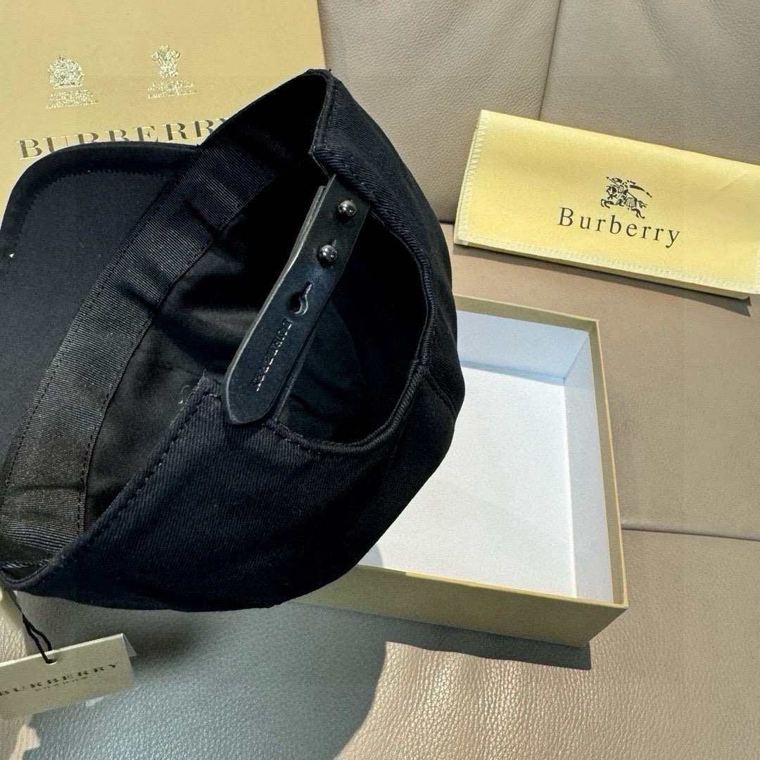 配盒子布袋，Burberry（巴宝莉）专柜爆款原单棒球帽，TB小刺绣。1:1开模订制，立体刺绣，精致无暇