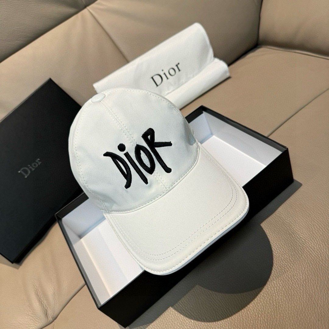 配盒子布袋，Dior(迪奥)新款原单棒球帽， Dior刺绣，网红明星同款，1:1开模订制，纯棉布料+头层