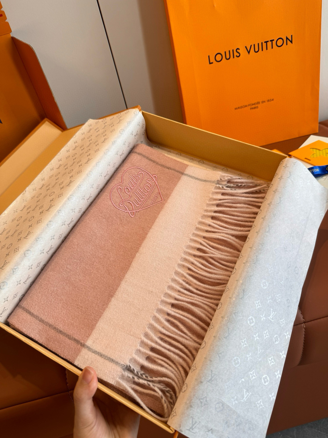 Louis Vuitton LV 2025新款 喜欢有颜值 高质量的亲可入手 名媛单品 无论怎么搭配都是满满的气质感