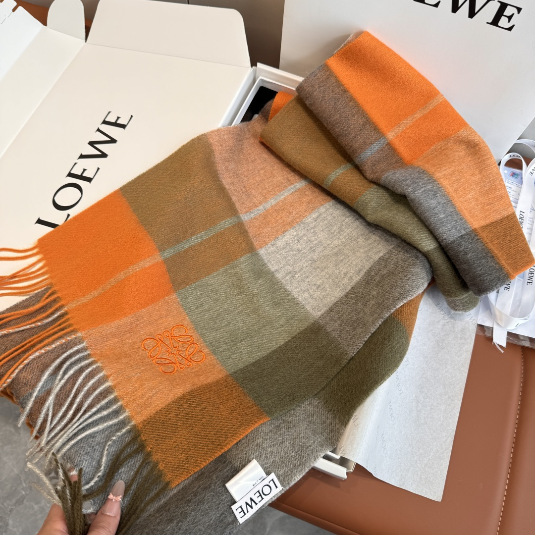 Loewe 罗意威LOEWE【男女围巾】怒赞自留 难得的高端货 家属福利 非常正的围巾~面料大爱