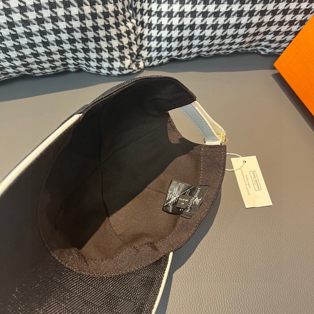 配包装布袋，LV路易威登新款原单棒球帽，经典棋盘格，1:1开模订制，原版专柜布料+头层牛皮，小方格时尚帅