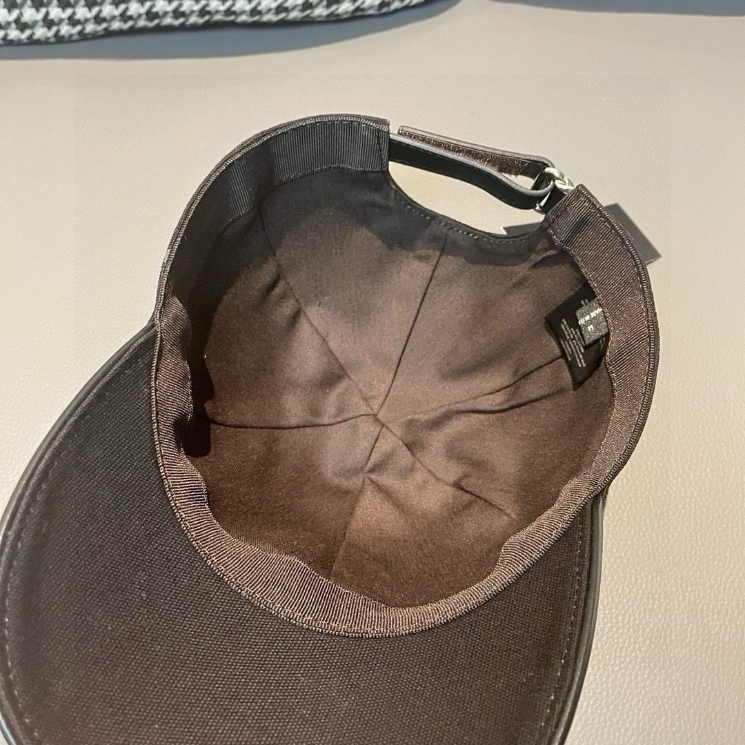 爆款回货NY(New York)棒球帽， 专柜最新款，NY刺绣，简洁大气！1:1开模订制，原厂透气帆布料