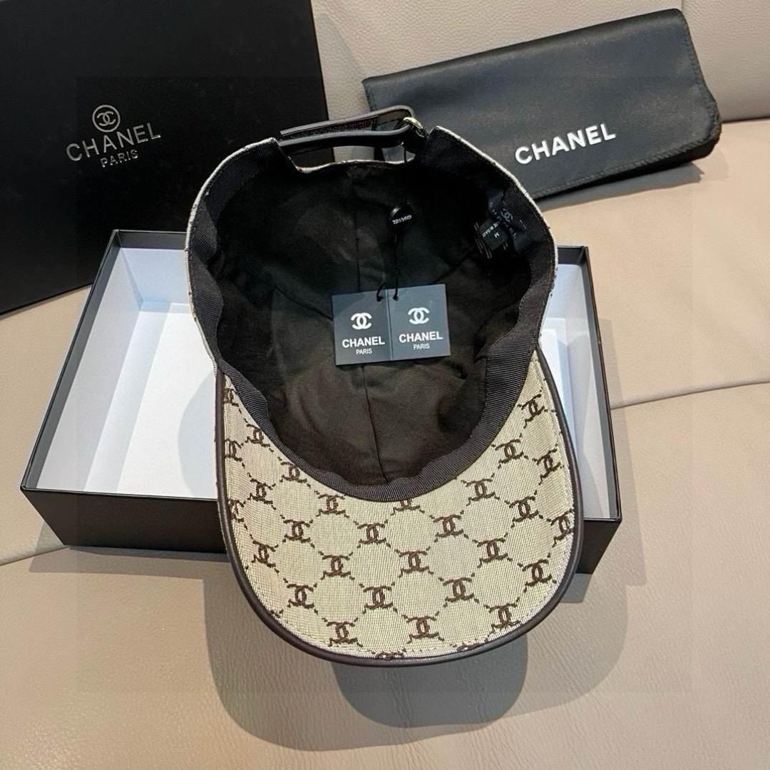 新款出货！配盒子布袋，Chanel(香奈儿)新款原单棒球帽， 小双C提花，专柜1:1开模订制，原版帆布料