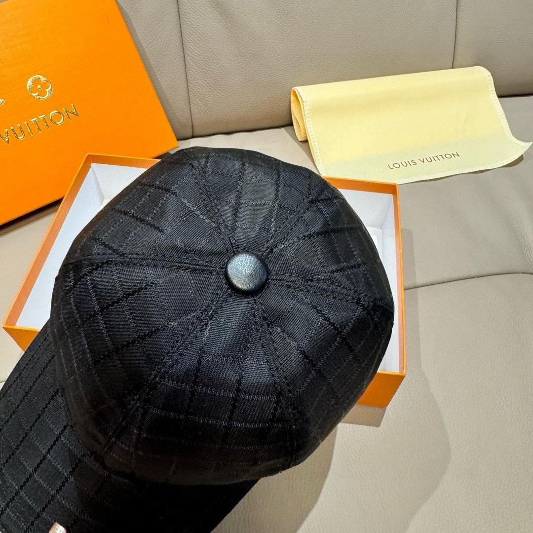配包装布袋，LV路易威登新款原单棒球帽，格纹织带，1:1开模订制，原版帆布面料+头层牛皮，格纹风格简约帅