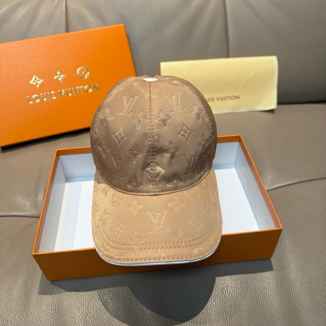 新款出货！配盒子布袋，LV路易威登新款原单棒球帽， 暗纹印花，专柜1:1开模订制，原版牛津布料+头层牛皮
