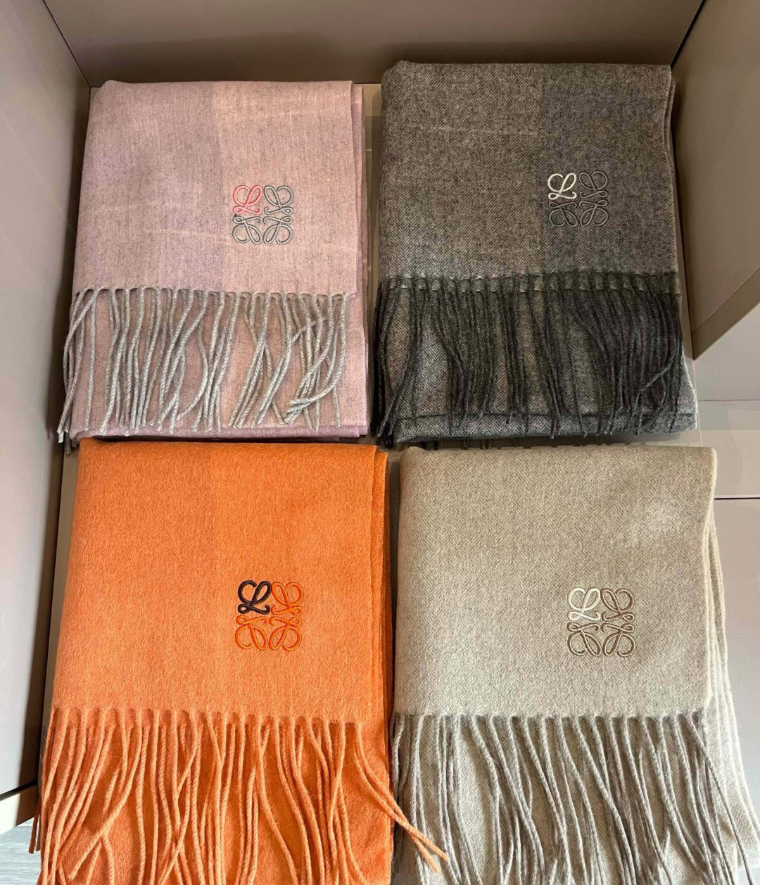 Loewe 罗意威LOEWE【男女围巾】怒赞自留 难得的高端货 家属福利 非常正的围巾~面料大爱
