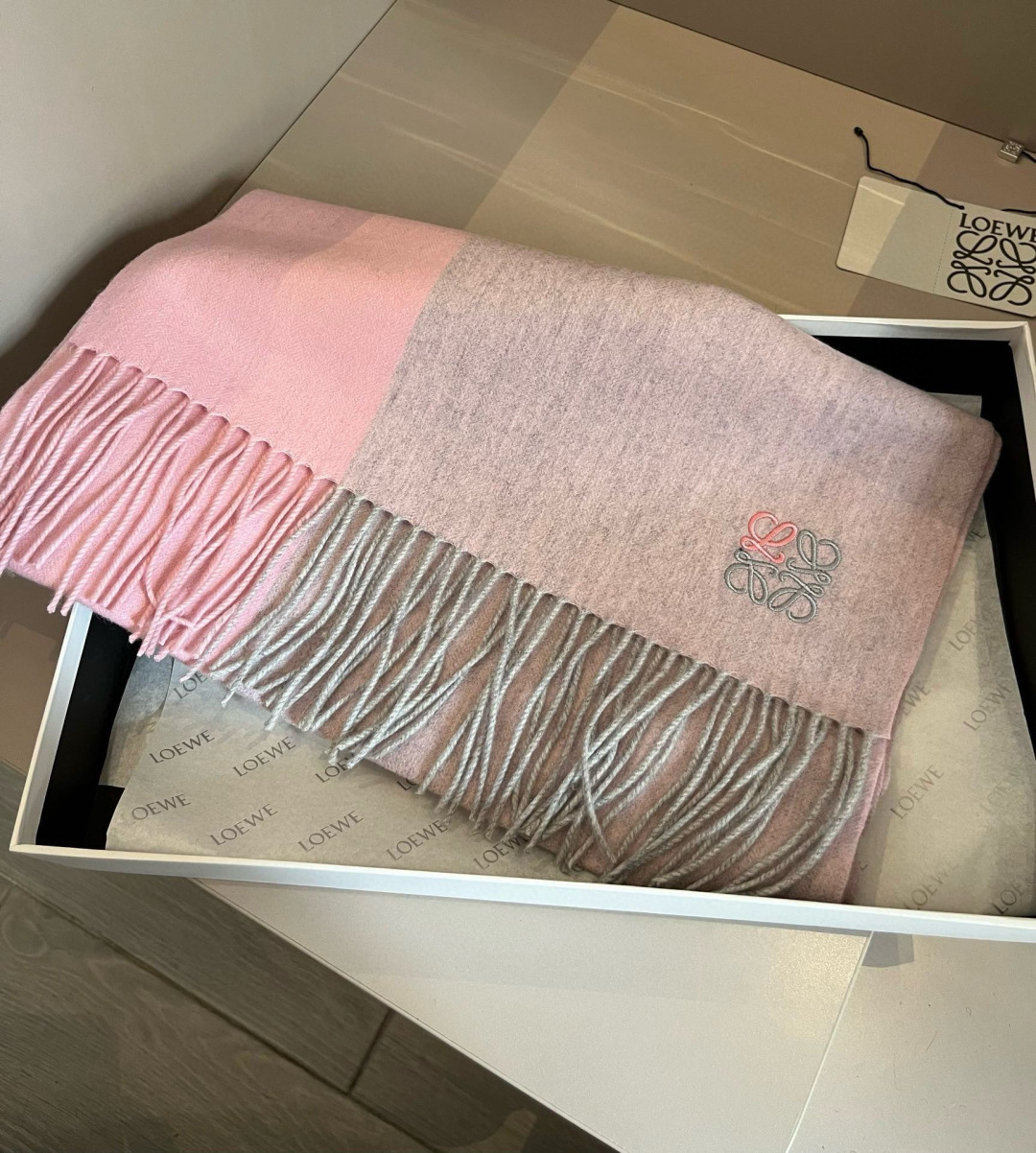 Loewe 罗意威LOEWE【男女围巾】怒赞自留 难得的高端货 家属福利 非常正的围巾~面料大爱