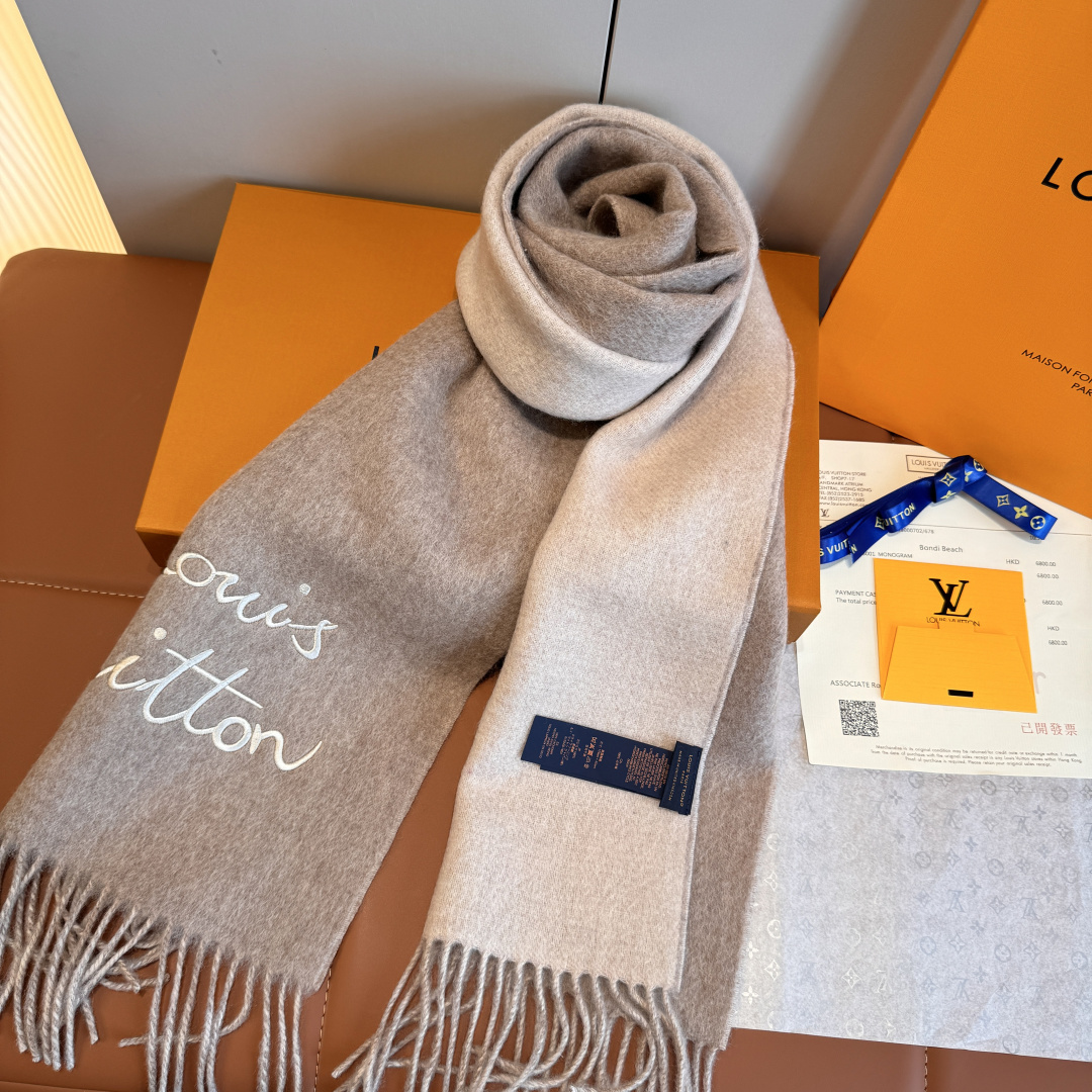 Louis Vuitton LV 2025新款签名款围巾 双面羔羊绒 出口订单 喜欢有颜值 高质量的亲可入手