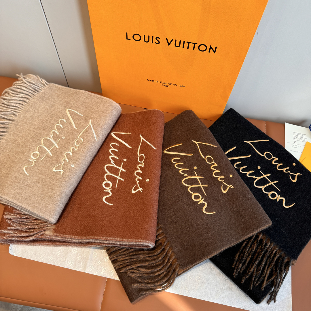 Louis Vuitton LV 2025新款签名款围巾 双面羔羊绒 出口订单 喜欢有颜值 高质量的亲可入手