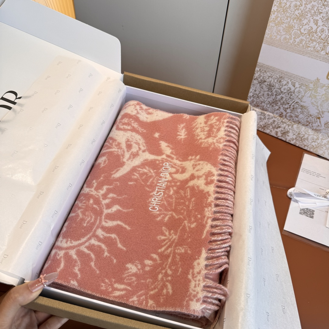 Dior DIOR迪奥2025年度最新款 太阳提花羊绒围巾 男女通用款 必必必收 最流弊的品质亲妈价格造福人间~教你识好货