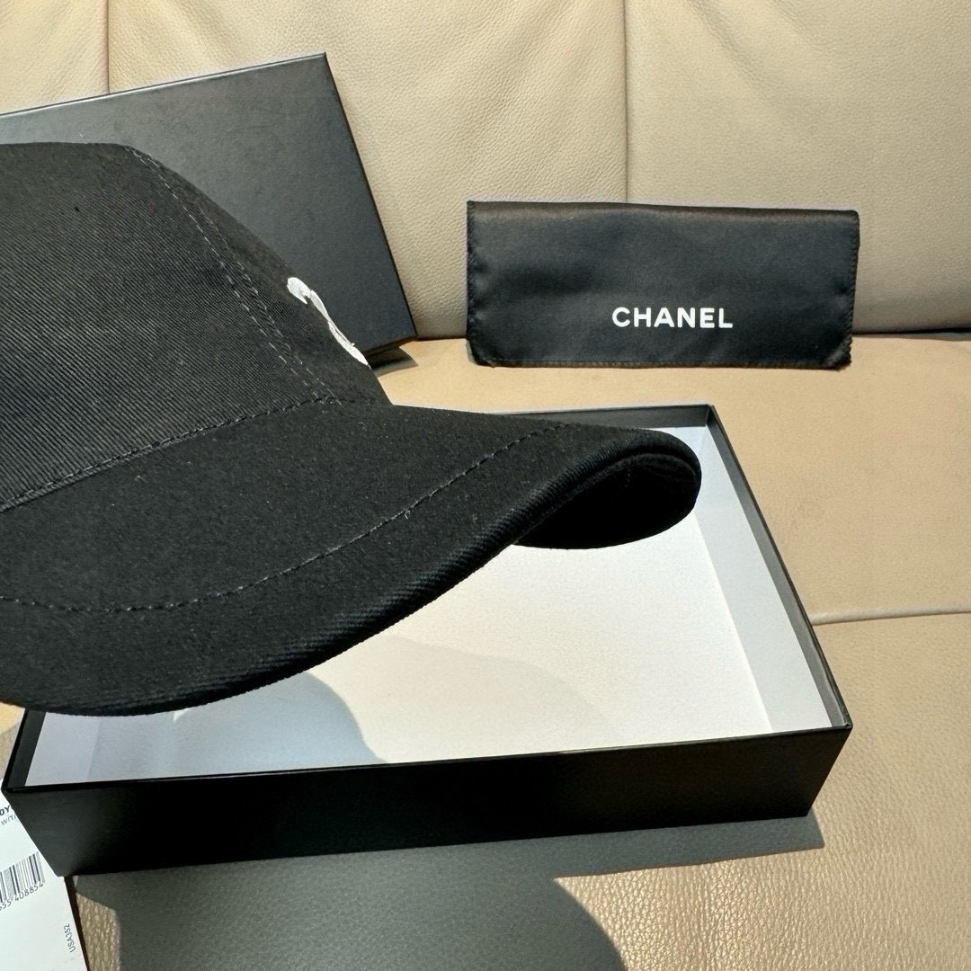 配盒子布袋，Chanel（香奈儿）专柜新款原单棒球帽，1:1开模订制，立体刺绣，精致无暇！100%纯棉面