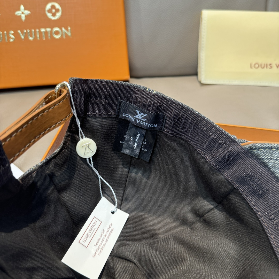 配盒子布袋，LV(路易威登)新款原单棒球帽，大logo压花，1:1开模订制，原版牛仔布料，做工细致完美，