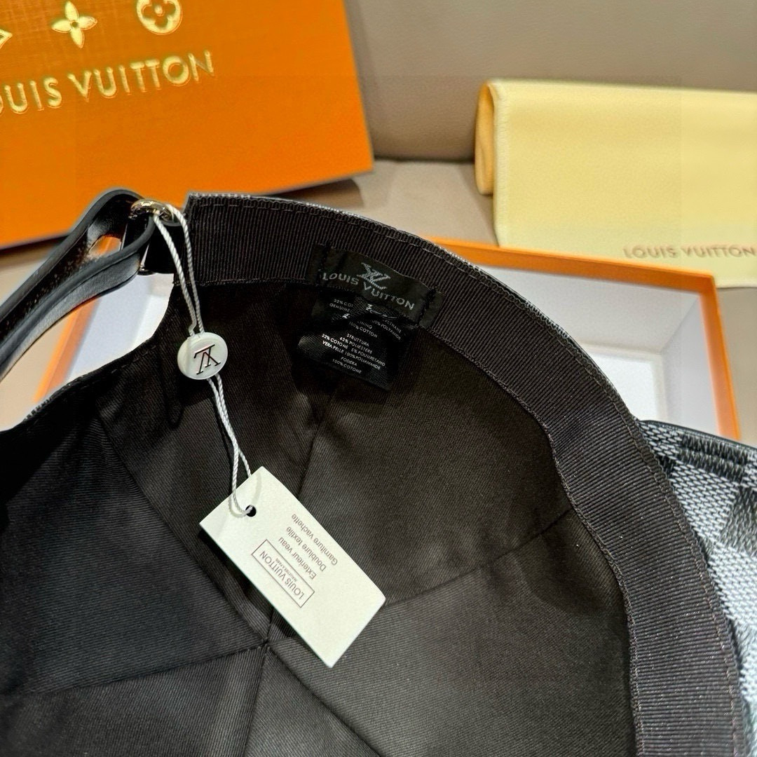 配包装布袋，LV路易威登经典原单棒球帽，经典老花，1:1开模订制，原版专柜PU皮革+头层牛皮包边，长年爆