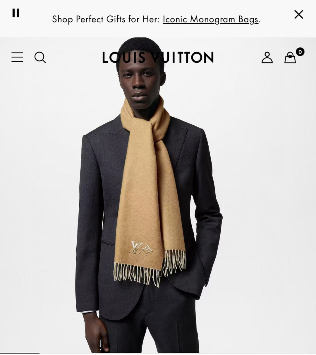 Louis Vuitton LV 路易威登最新款双面羔羊绒围巾 出口订单 喜欢有颜值 高质量的亲可入手 无论怎么搭配都是满满的高级感气质感