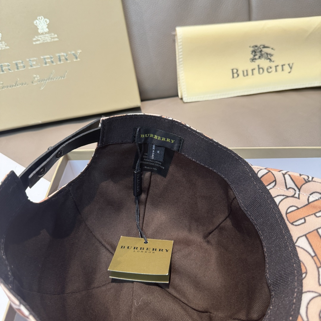 配盒子布袋，Burberry（巴宝莉）最新款棒球帽，正品开模订制，全新TB图纹，原版印花面料，做工细致无