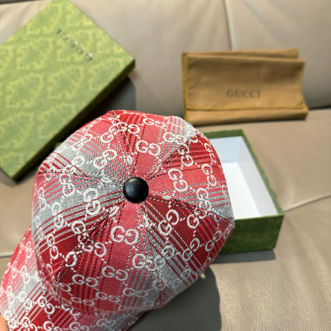 配盒子布袋，Gucci(古奇)新款原单棒球帽，渐变糖果双G，专柜1:1开模订制！原版牛仔布料+头层牛皮，