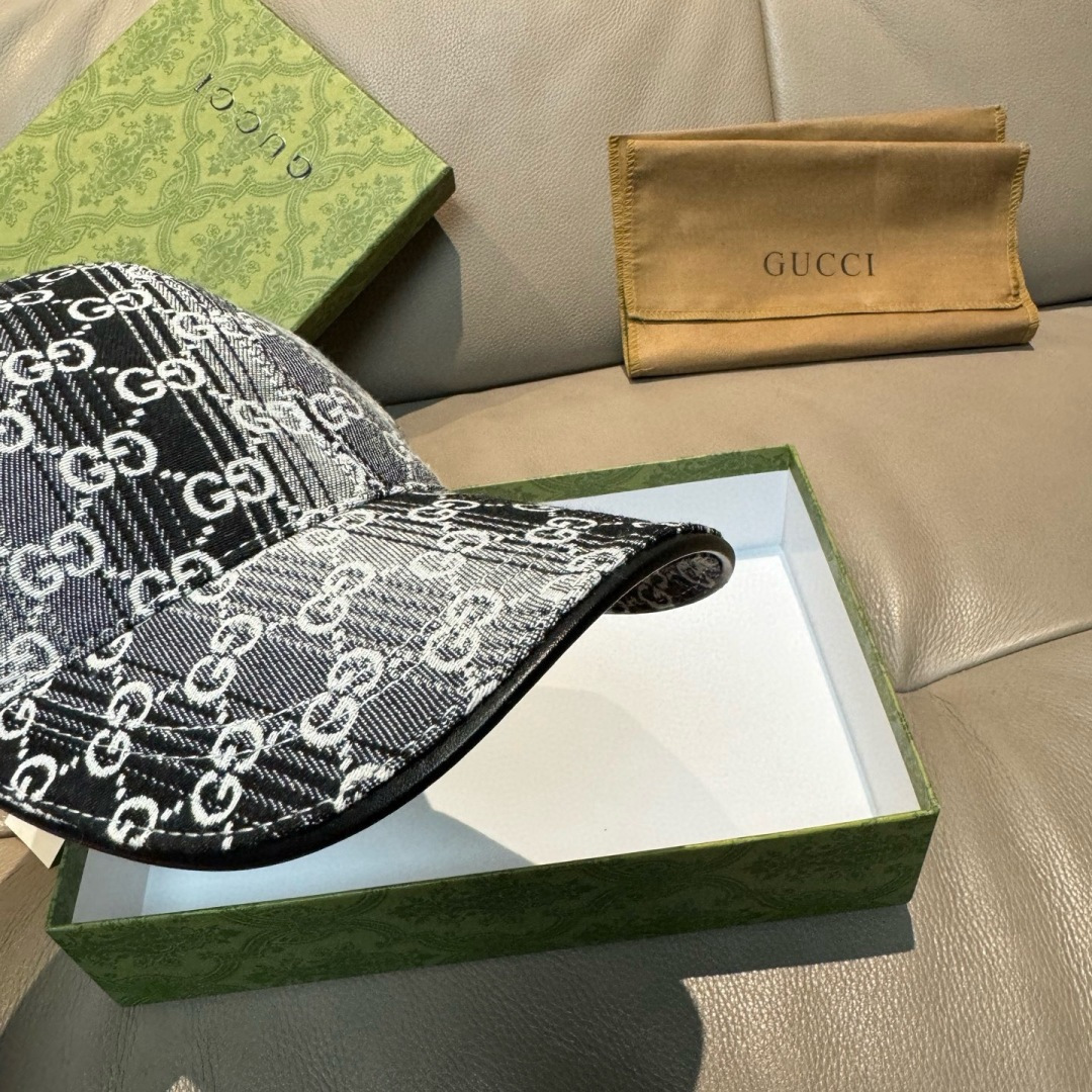 配盒子布袋，Gucci(古奇)新款原单棒球帽，渐变糖果双G，专柜1:1开模订制！原版牛仔布料+头层牛皮，