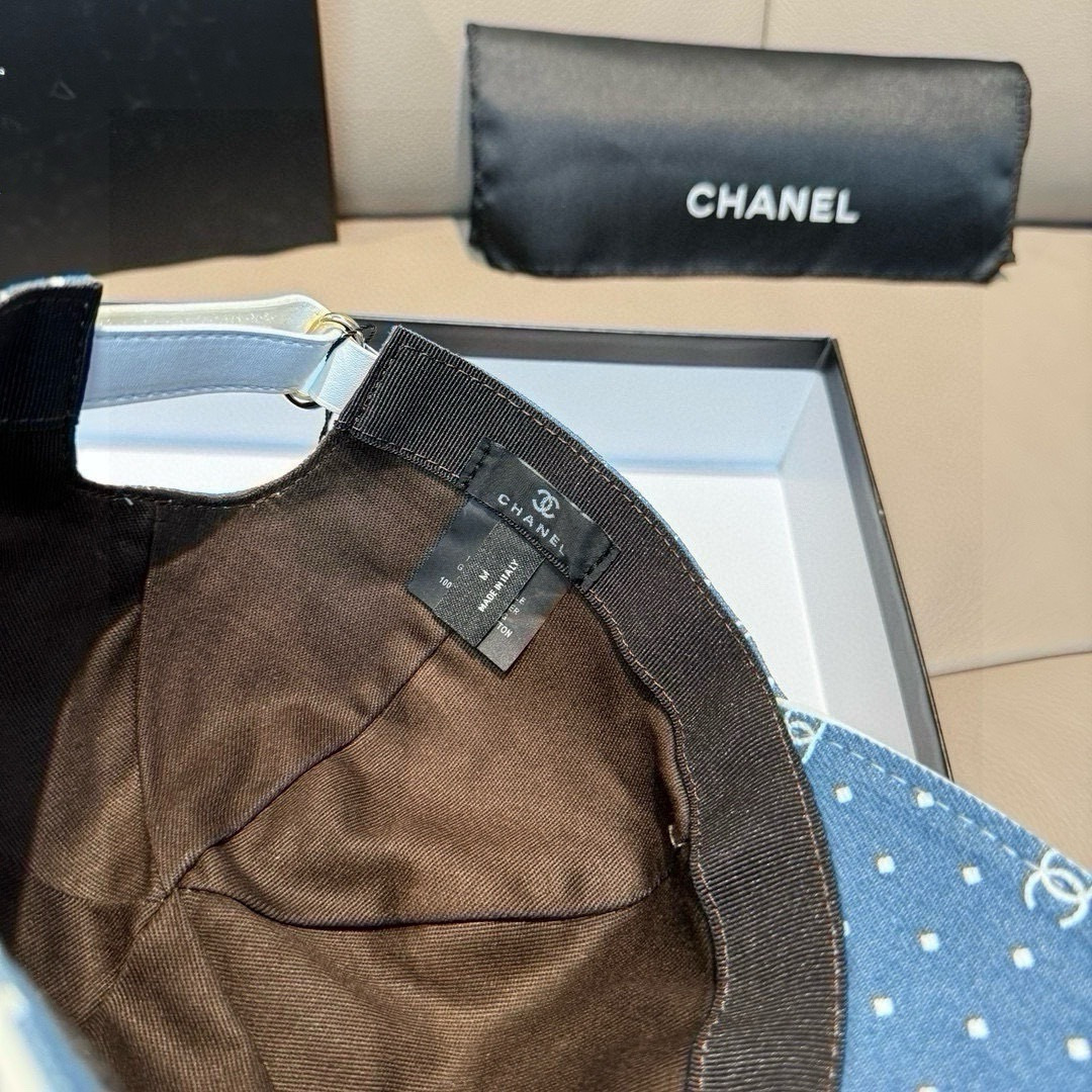 配盒子布袋，Chanel(香奈儿)新款原单棒球帽， 牛仔小双C，专柜1:1开模订制，原版牛仔布料+头层牛