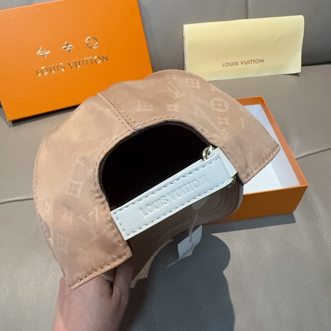 新款出货！配盒子布袋，LV路易威登新款原单棒球帽， 暗纹印花，专柜1:1开模订制，原版牛津布料+头层牛皮
