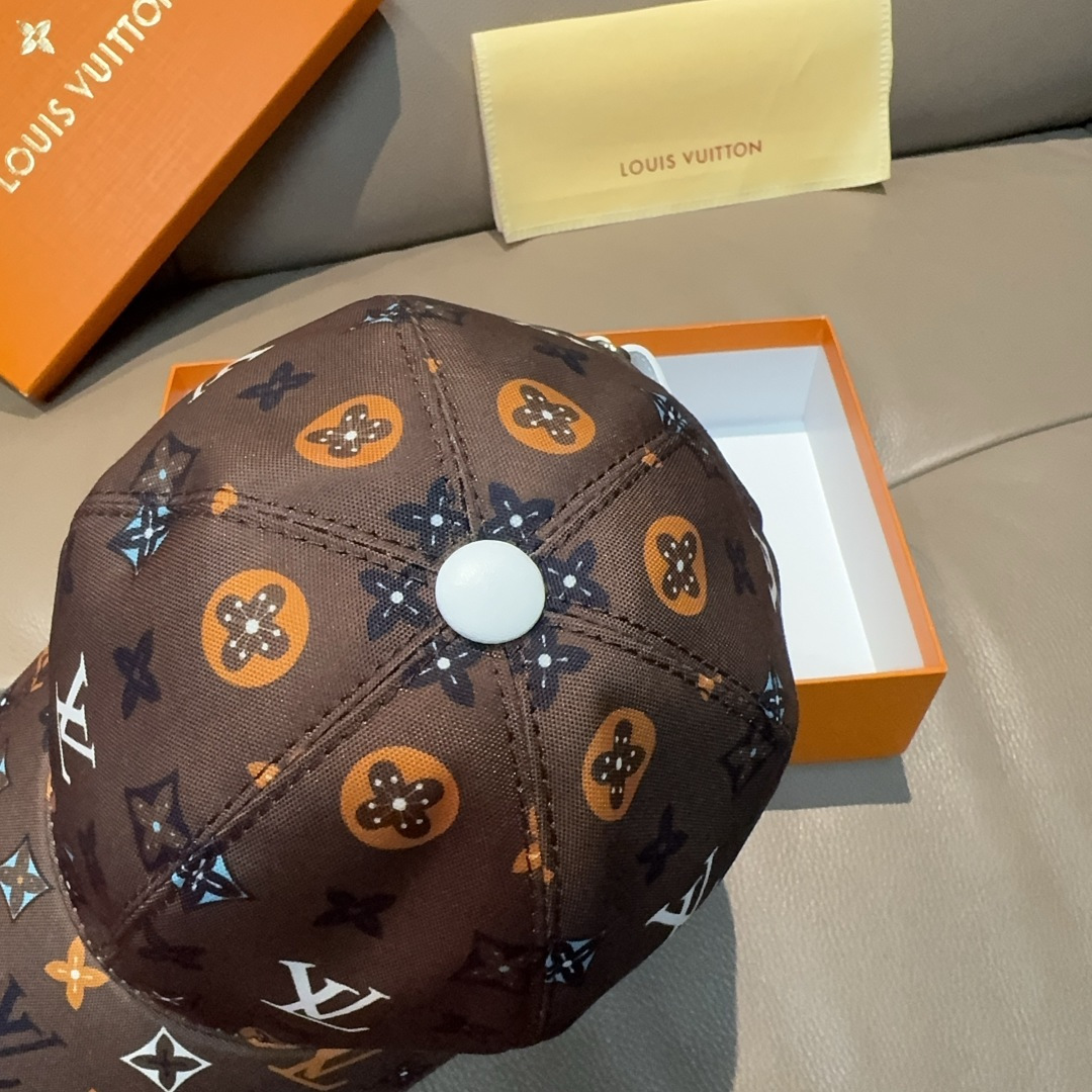 配盒子布袋，LV(路易威登)新款原单棒球帽， 专柜1:1开模订制，原版帆布料+头层牛皮，轻盈透气！质量超