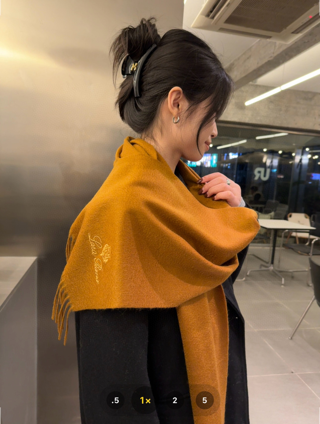 Loro Piana Piana · 诺悠翩雅秋冬新品狠货 【 山羊绒小围巾】单看这水波纹就知道是什么货色了吧 羊绒中的 渠道 硬货～出口意大利
