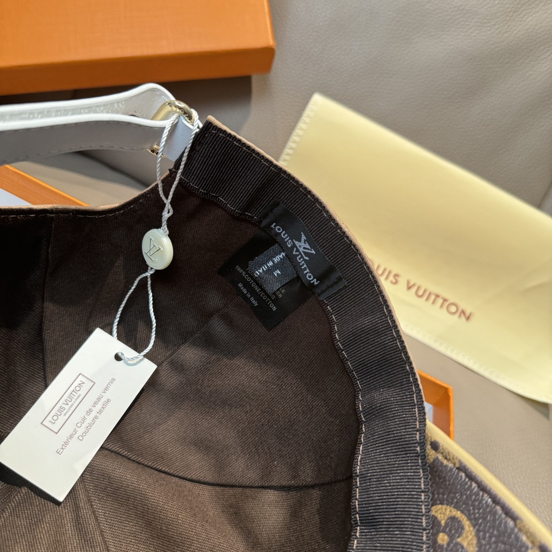 配盒子布袋，LV(路易威登)新款原单棒球帽，老花拼接，1:1开模订制，原版印花绸缎面料+专柜老花皮，做工