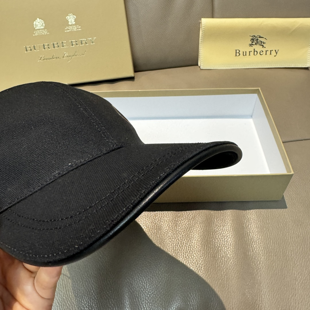 配盒子布袋，Burberry（巴宝莉）最新款原单棒球帽，1:1开模订制，猛虎胶印！原版帆布面料+头层牛皮