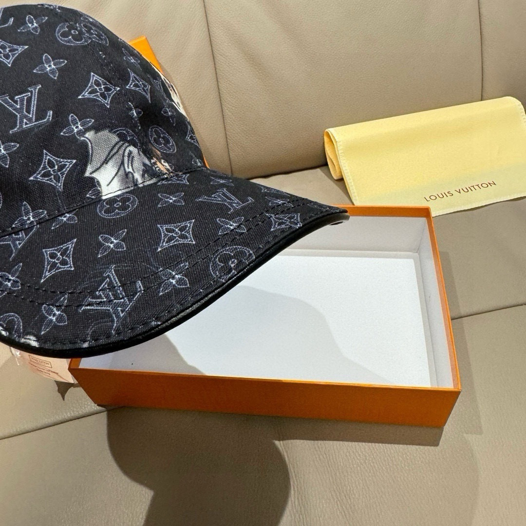 配盒子布袋，LV路易威登新款原单棒球帽，动物丝印，1:1开模订制，原版丝印绸缎面料+头层牛皮，时尚帅气质