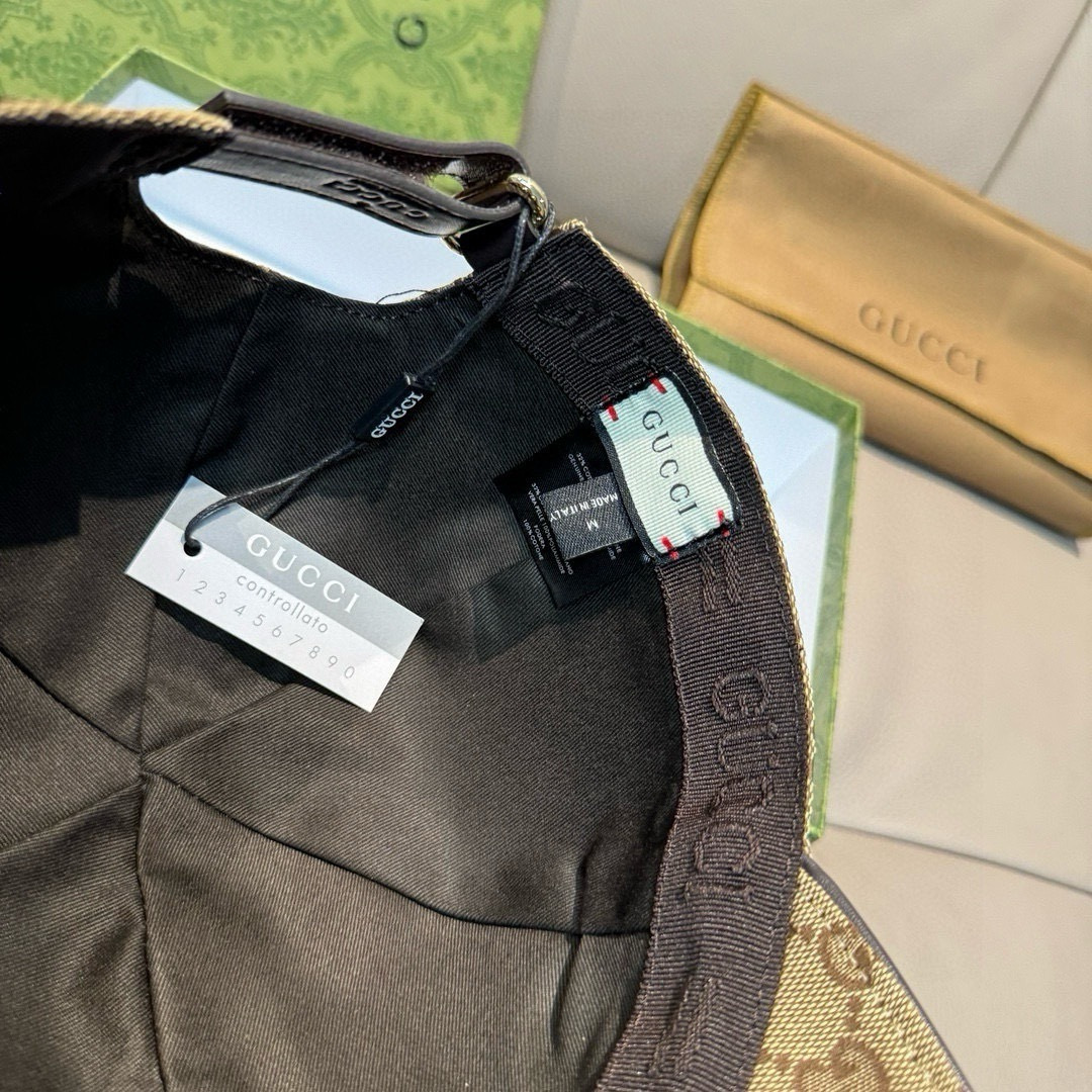 配盒子布袋，Gucci(古奇)春夏新款原单棒球帽， logo织带，1:1开模订制，原版帆布料+头层牛皮，