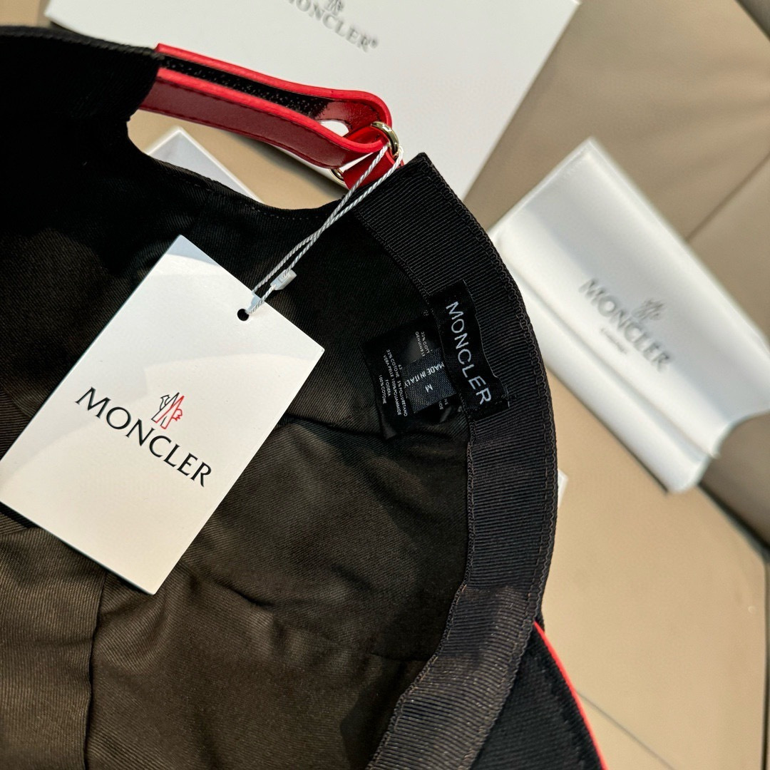 配包装布袋，Moncler蒙口新款原单棒球帽，专柜1:1开模订制，全新立体刺绣，原版帆布料+头层牛皮，纯