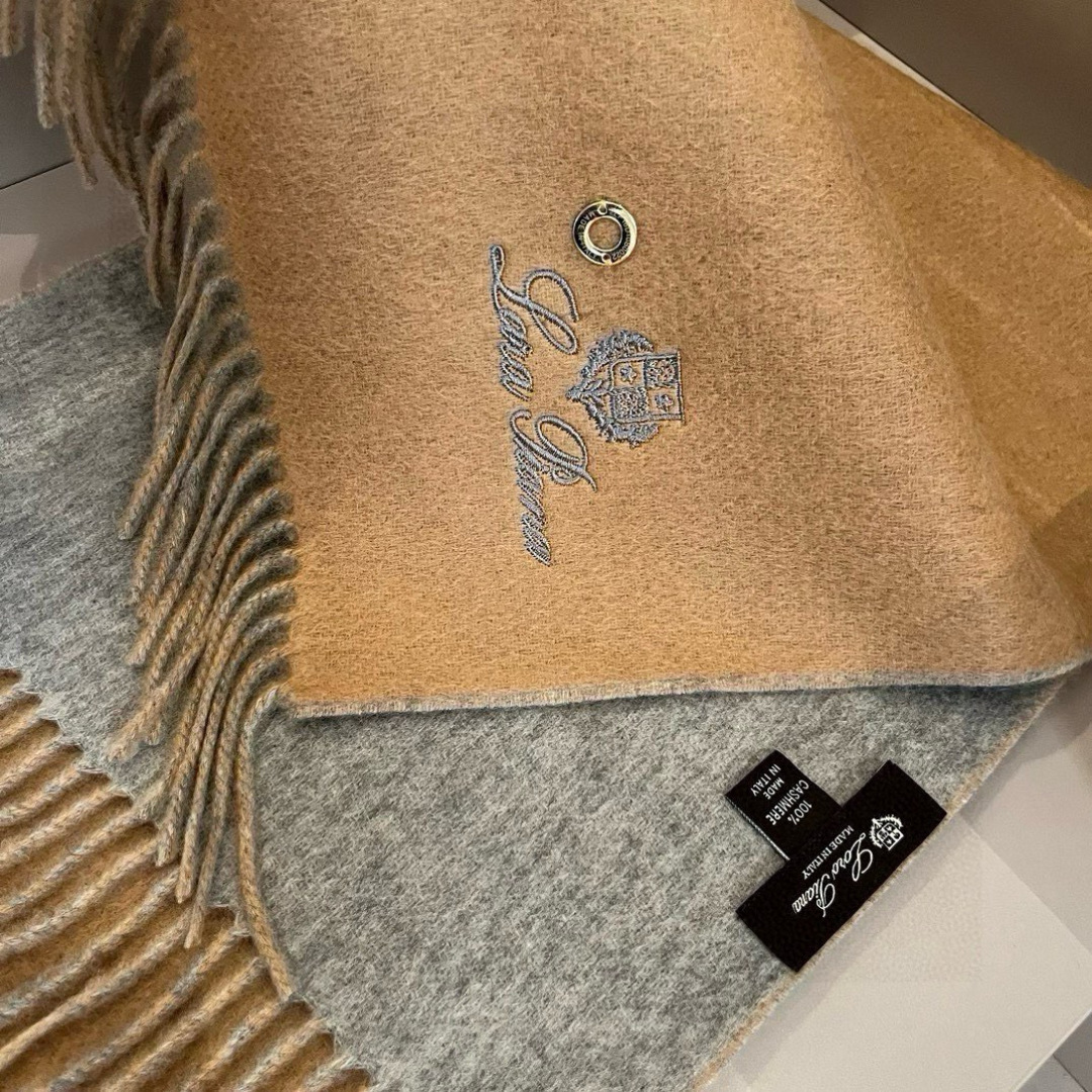 Loro Piana Piana · 诺悠翩雅【贸易公司尾单 双面山羊绒围巾披肩】送人自留都太高大上了 重磅上新
