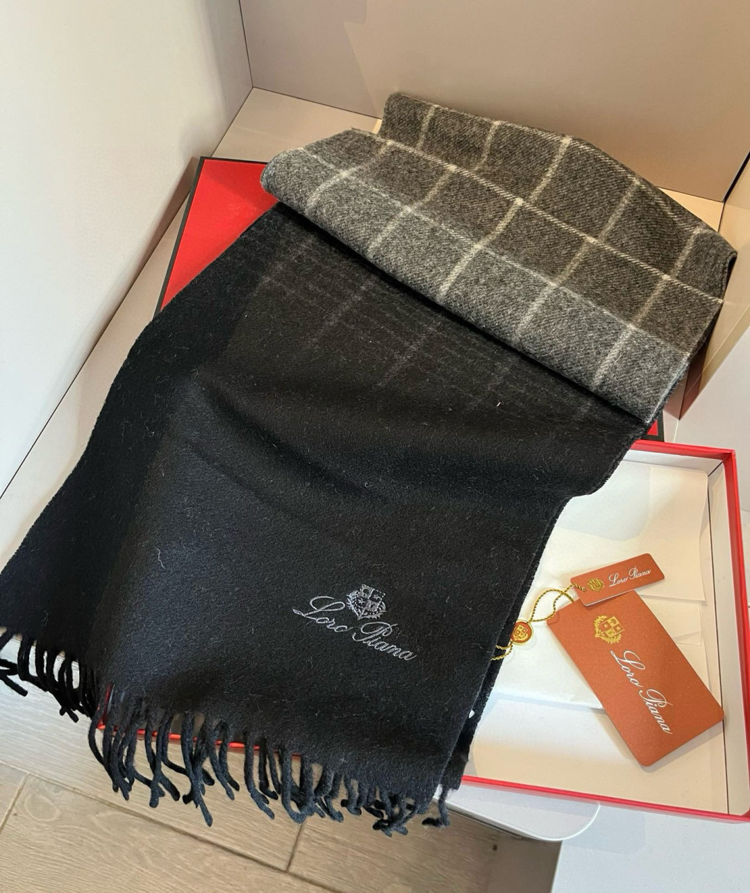 Loro Piana Piana · 诺悠翩雅【贸易公司尾单 山羊绒围巾披肩】送人自留都太高大上了 重磅上新