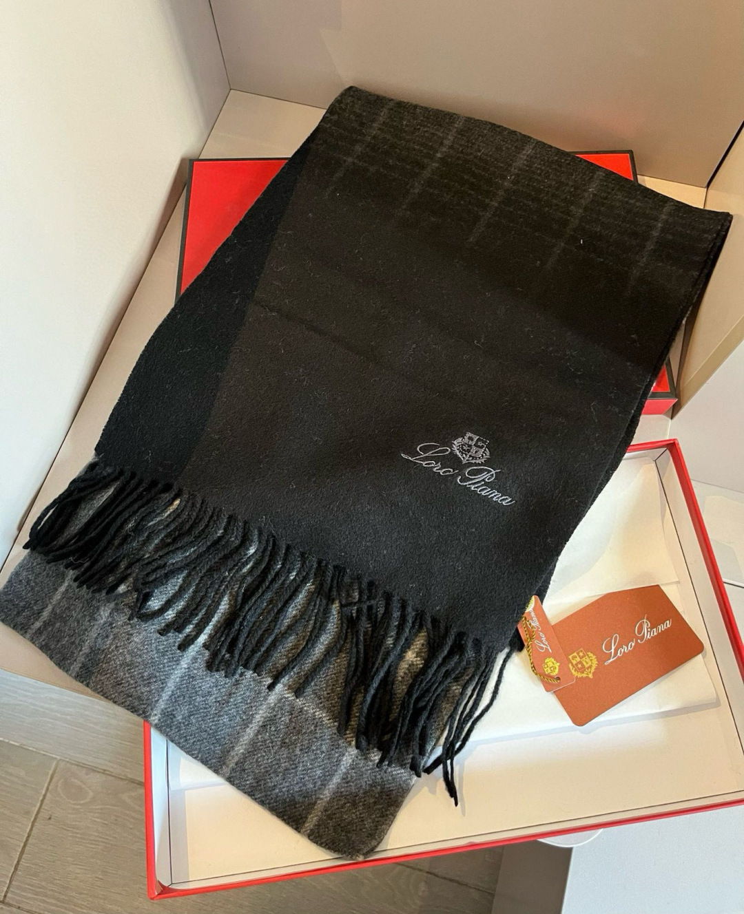 Loro Piana Piana · 诺悠翩雅【贸易公司尾单 山羊绒围巾披肩】送人自留都太高大上了 重磅上新