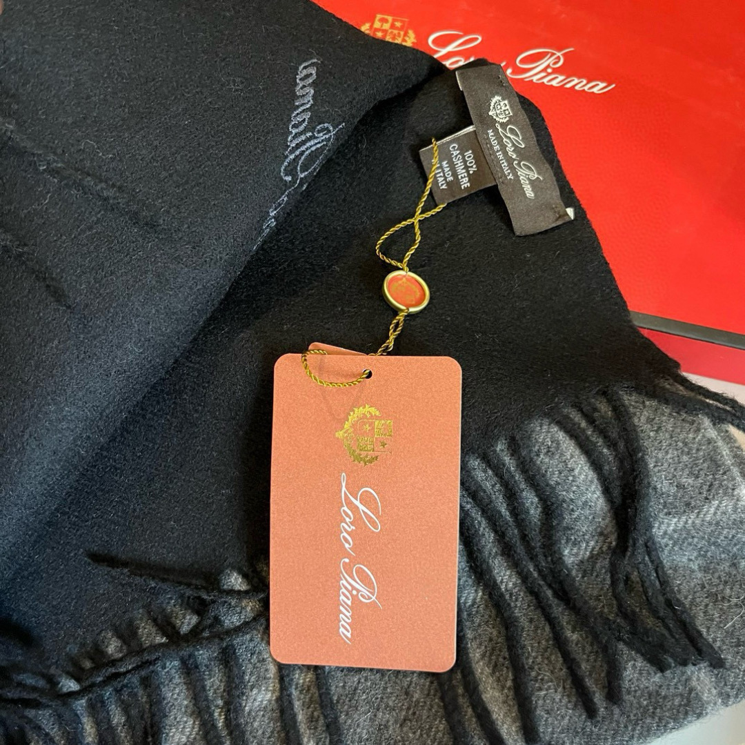 Loro Piana Piana · 诺悠翩雅【贸易公司尾单 山羊绒围巾披肩】送人自留都太高大上了 重磅上新