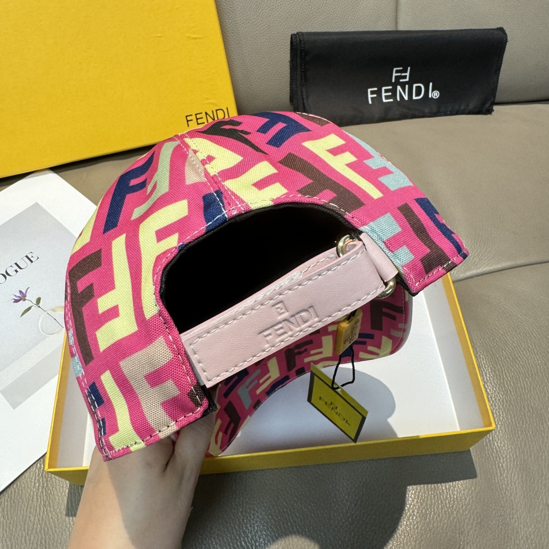 配盒子布袋，Fendi（芬迪）新款原单棒球帽， 双F提花，专柜常年热卖款，口碑极佳，1:1开模订制，原版