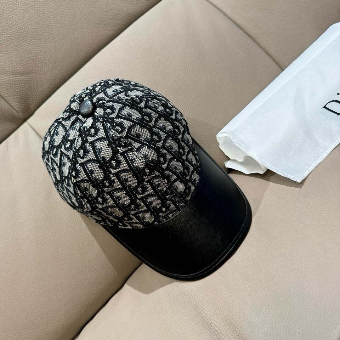配盒子布袋，Dior(迪奥)新款原单棒球帽， Dior老花拼皮，复古韵味十足，专柜热门新款，1:1开模订
