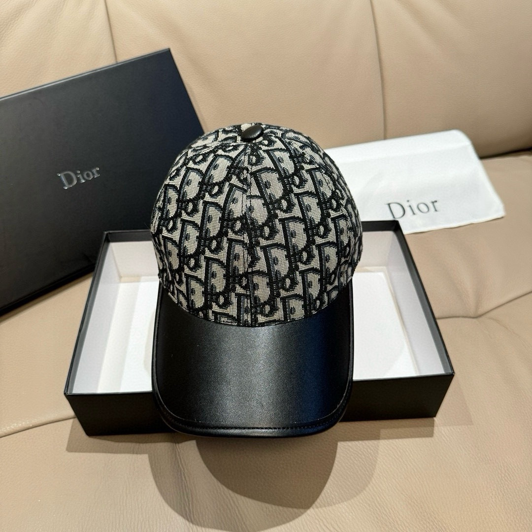 配盒子布袋，Dior(迪奥)新款原单棒球帽， Dior老花拼皮，复古韵味十足，专柜热门新款，1:1开模订