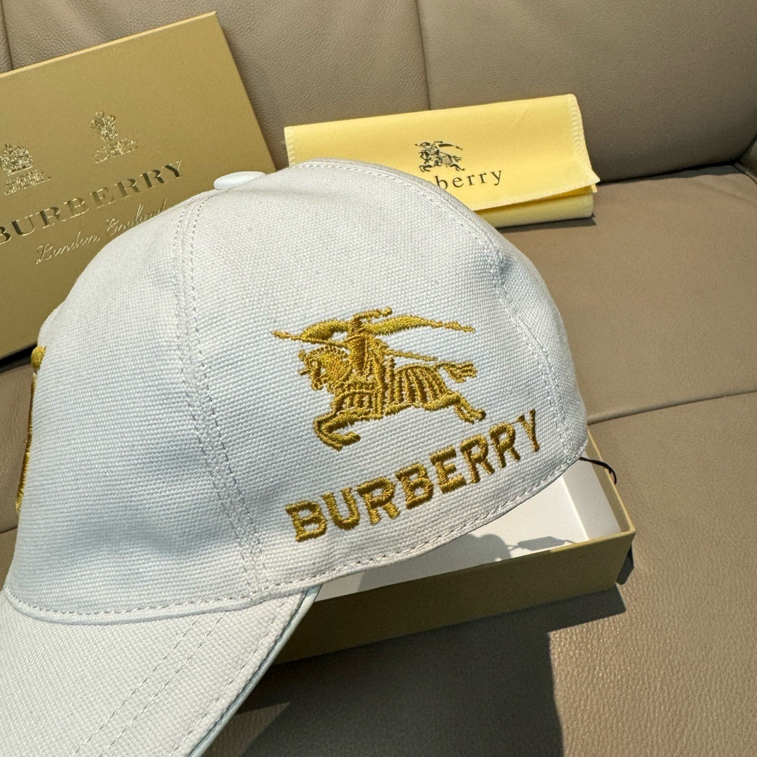 配盒子布袋，Burberry（巴宝莉）新款原单棒球帽，1:1开模订制，全新立体战马刺绣，精致无暇！原版帆