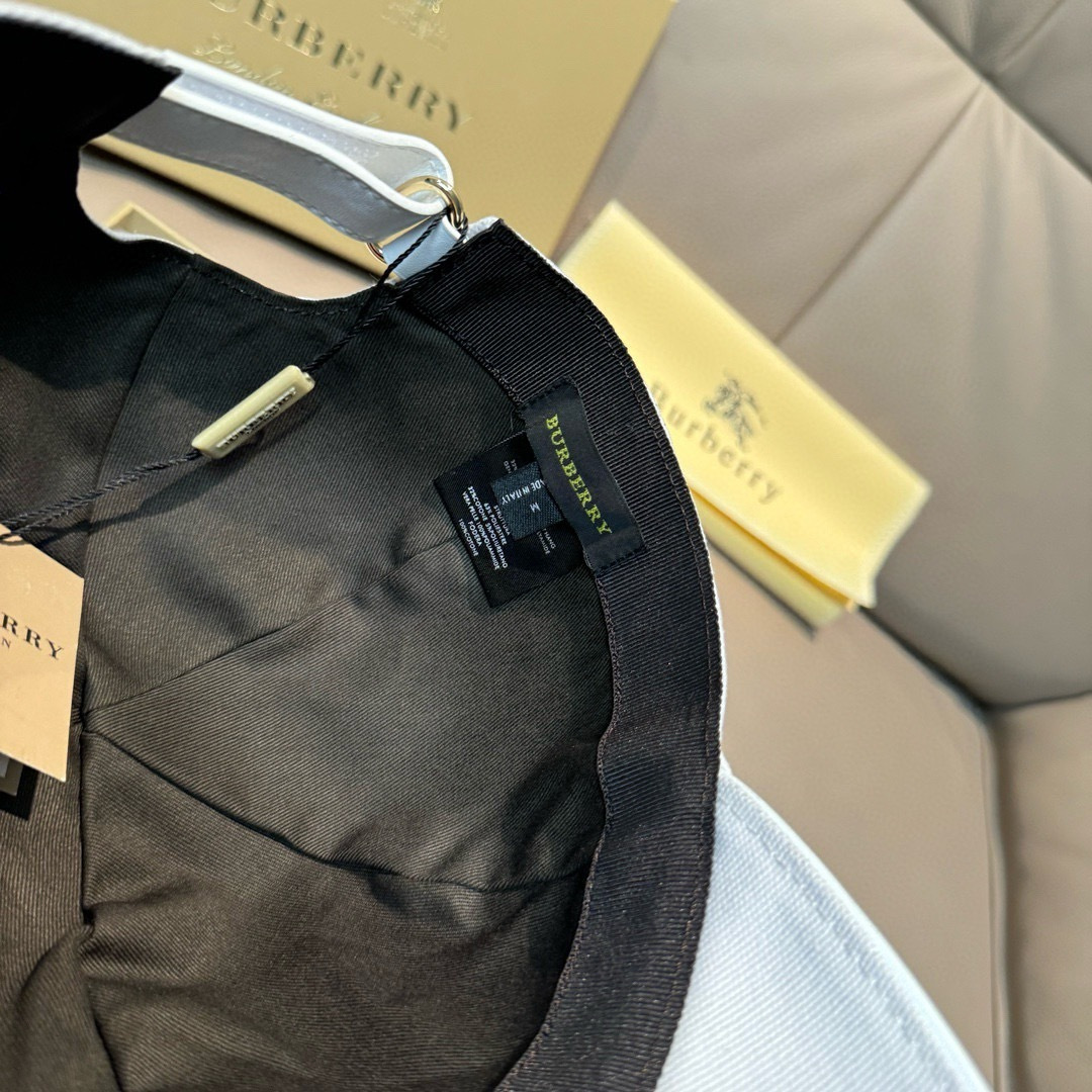 配盒子布袋，Burberry（巴宝莉）新款原单棒球帽，1:1开模订制，全新立体战马刺绣，精致无暇！原版帆