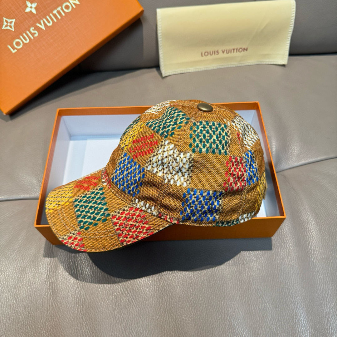 配盒子布袋，LV(路易威登)新款原单棒球帽，大棋盘格丝印，专柜1:1开模订制，原厂订制面料+头层牛皮，纯