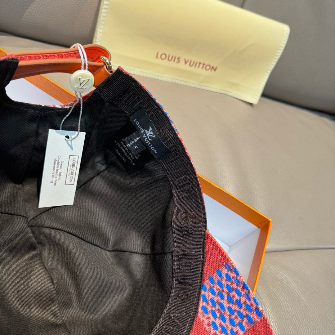 配盒子布袋，LV(路易威登)新款原单棒球帽，大棋盘格丝印，专柜1:1开模订制，原厂订制面料+头层牛皮，纯