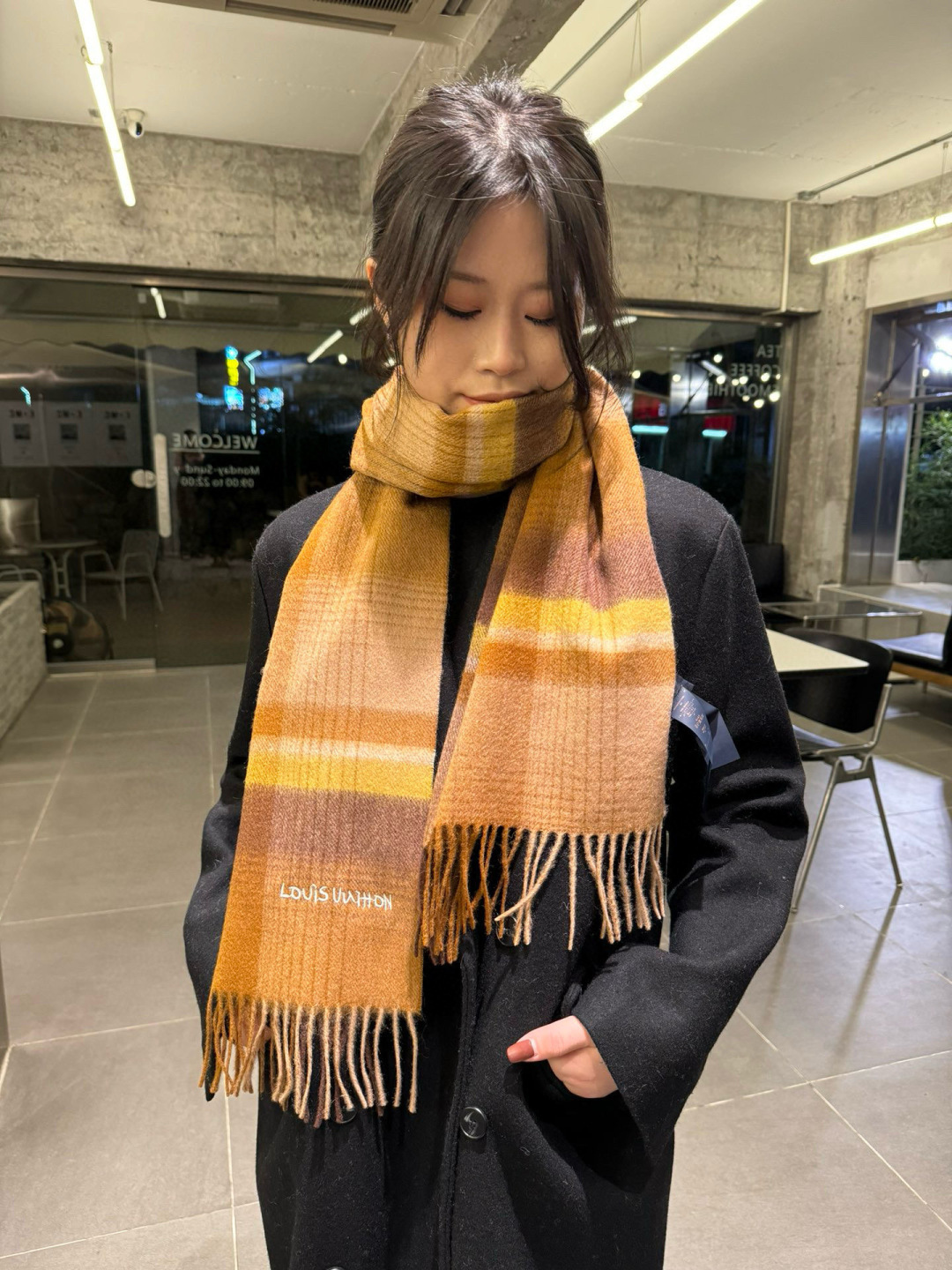 Louis Vuitton 家属福利来了 Lv 高端重磅围巾 怒赞推荐 激动~ 下手绝对要快 同步 最高端的男士款~工艺难度大