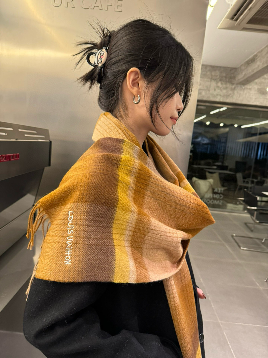 Louis Vuitton 家属福利来了 Lv 高端重磅围巾 怒赞推荐 激动~ 下手绝对要快 同步 最高端的男士款~工艺难度大