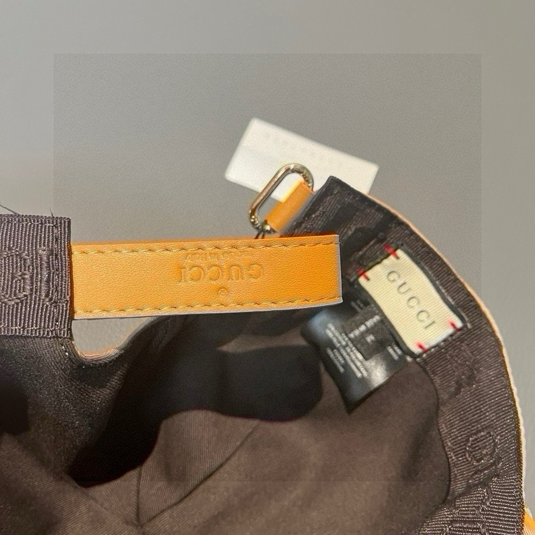 古奇新款Adidas&Gucci联名款出货啦！配盒子布袋。专柜热卖中。1:1开模订制，重工打造，完美复刻