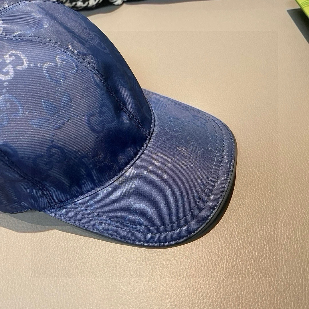 古奇新款Adidas&Gucci联名款出货啦！配盒子布袋。专柜热卖中。1:1开模订制，重工打造，完美复刻