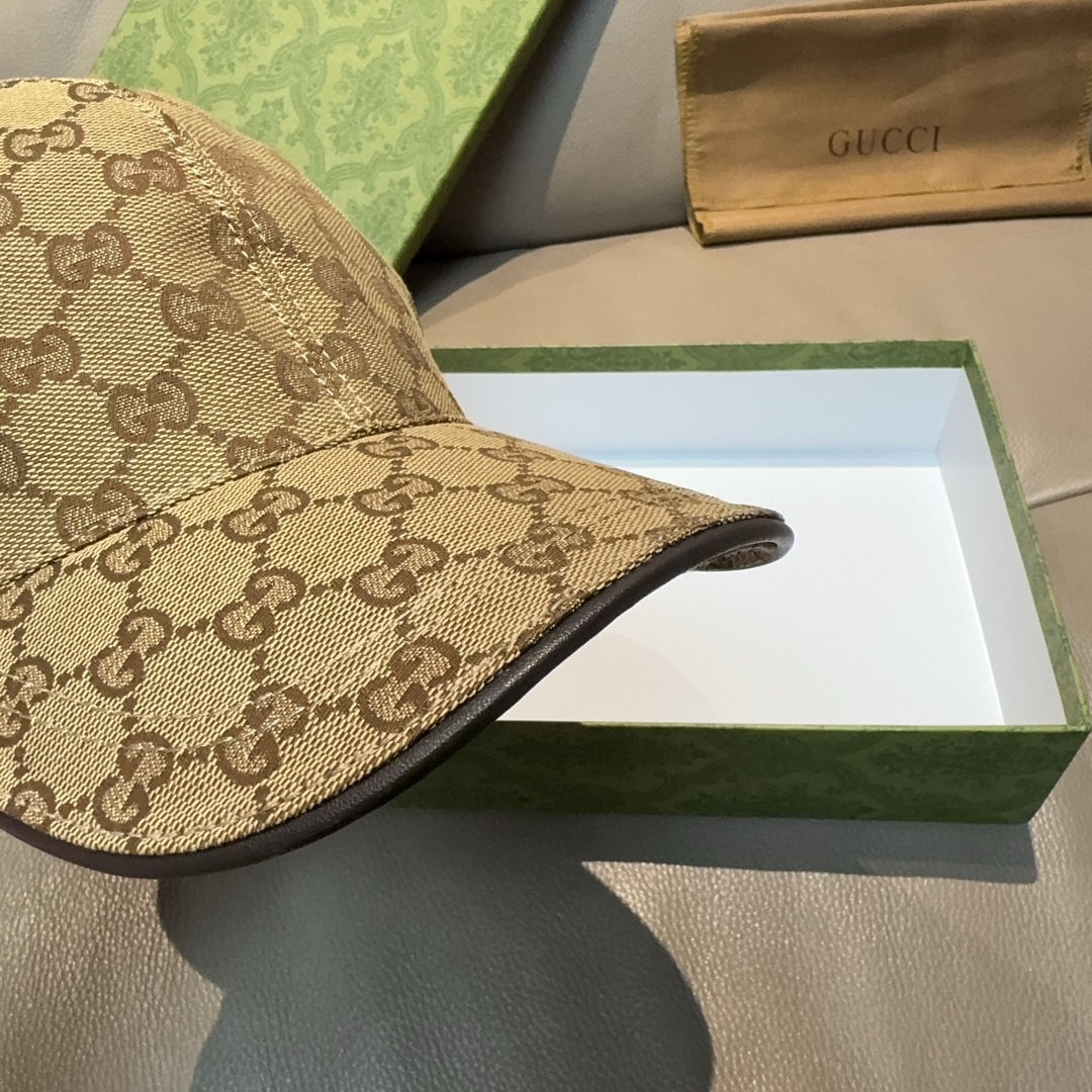 配盒子布袋，Gucci(古奇)经典款原单棒球帽， 钢扣款，1:1开模订制，原版帆布料+头层牛皮，英气十足