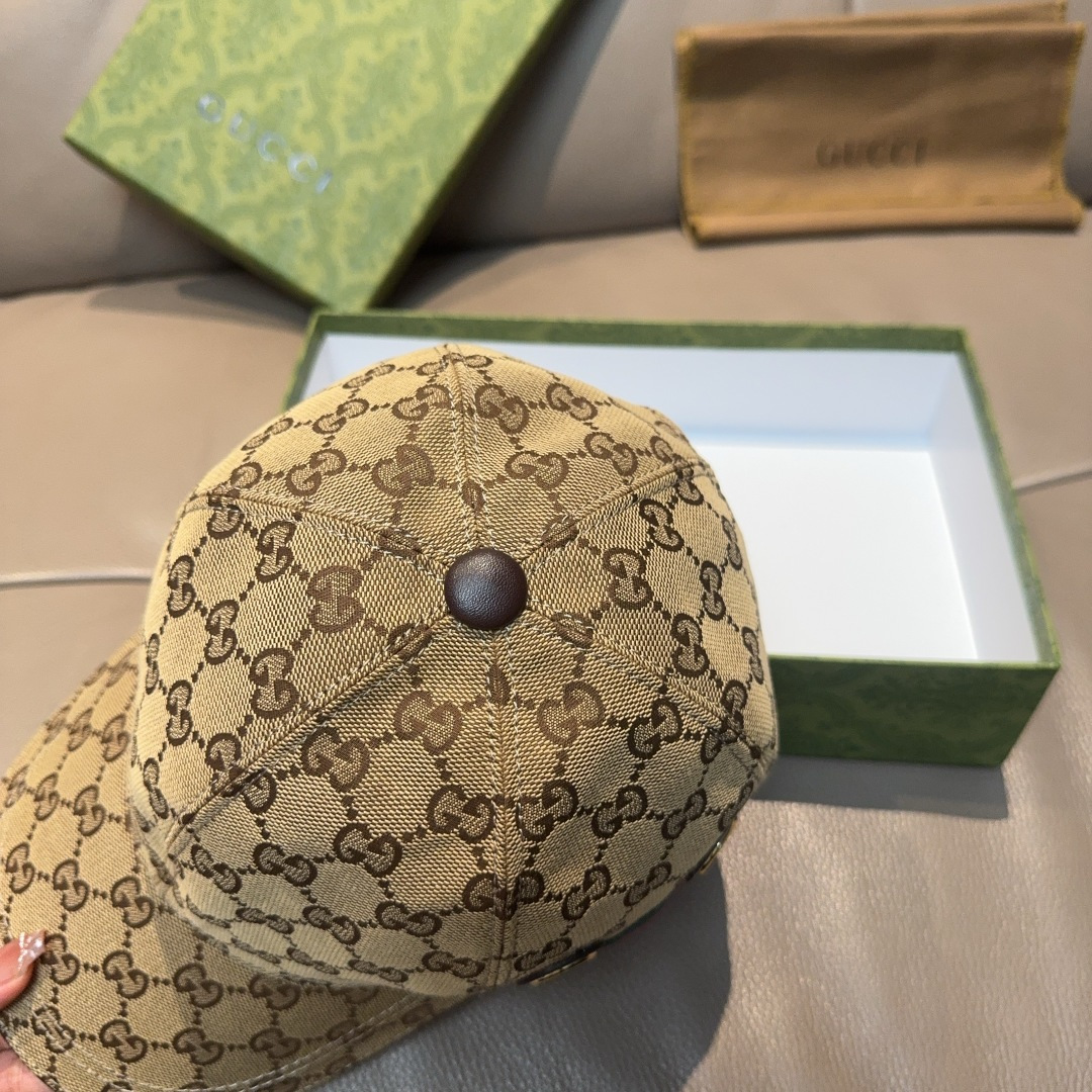 配盒子布袋，Gucci(古奇)经典款原单棒球帽， 钢扣款，1:1开模订制，原版帆布料+头层牛皮，英气十足