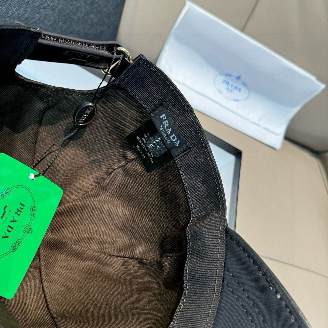 火爆倒三角四色出货！配盒子布袋，Prada(普拉达)经典原单棒球帽， 经典倒三角金属logo，专柜1:1