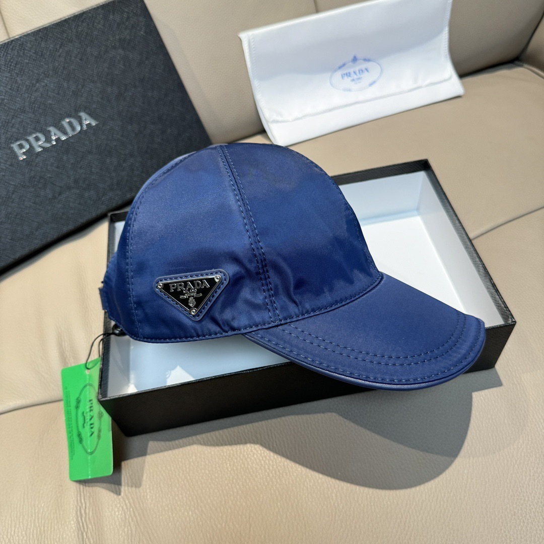火爆倒三角四色出货！配盒子布袋，Prada(普拉达)经典原单棒球帽， 经典倒三角金属logo，专柜1:1